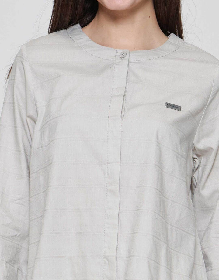 Expand Calestya Blouse Wanita