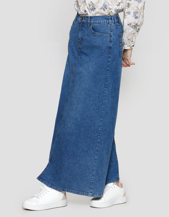 Expand Devila Rok Wanita