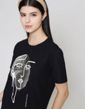ZES Regular Face Silhouette Foil Tee Kaos Wanita CRLVT044