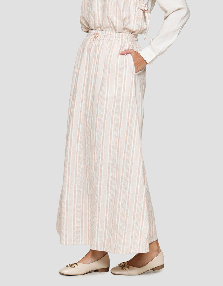 Exit  Naraya Rok Wanita