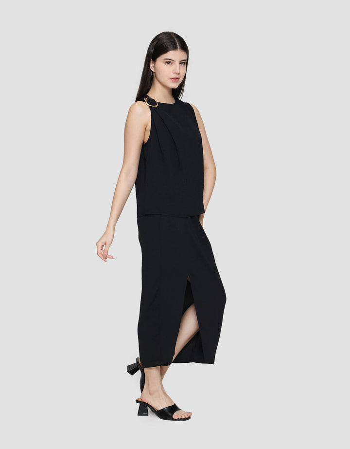 ZES Sleeveless With Gold Buckle On Shoulder Blouse Wanita MPRWT011