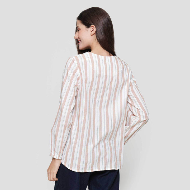 Expand Vanya Blouse Wanita