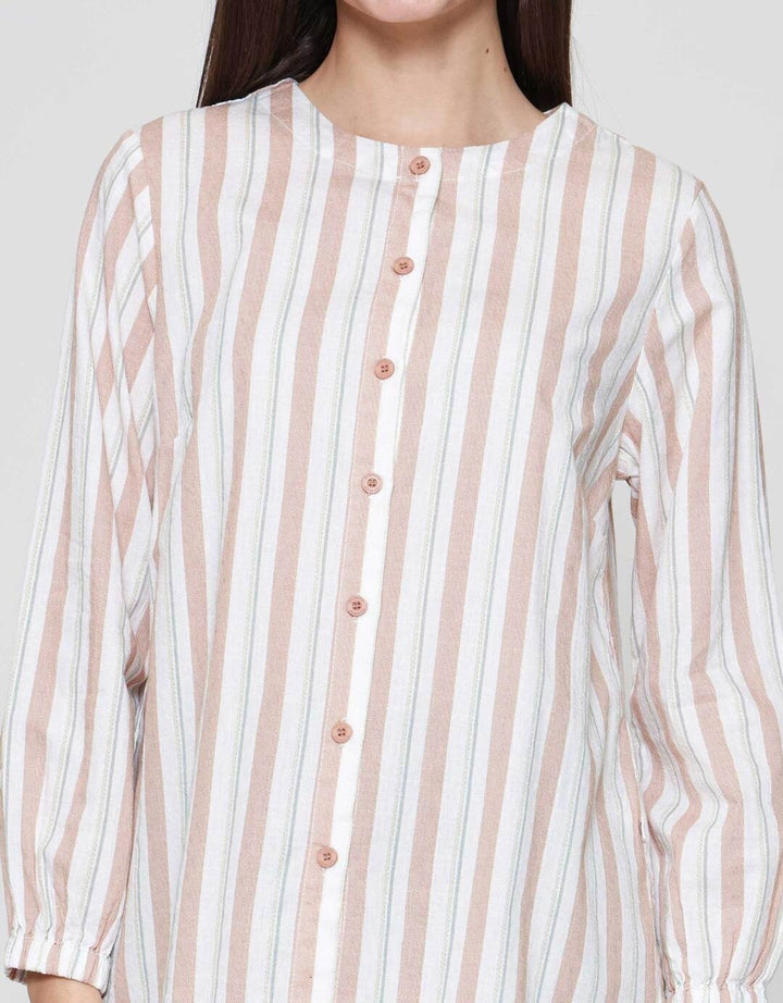 Expand Vanya Blouse Wanita