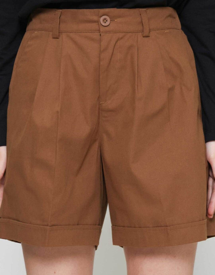 Nevada Woven Basic Pleats Celana Pendek Wanita