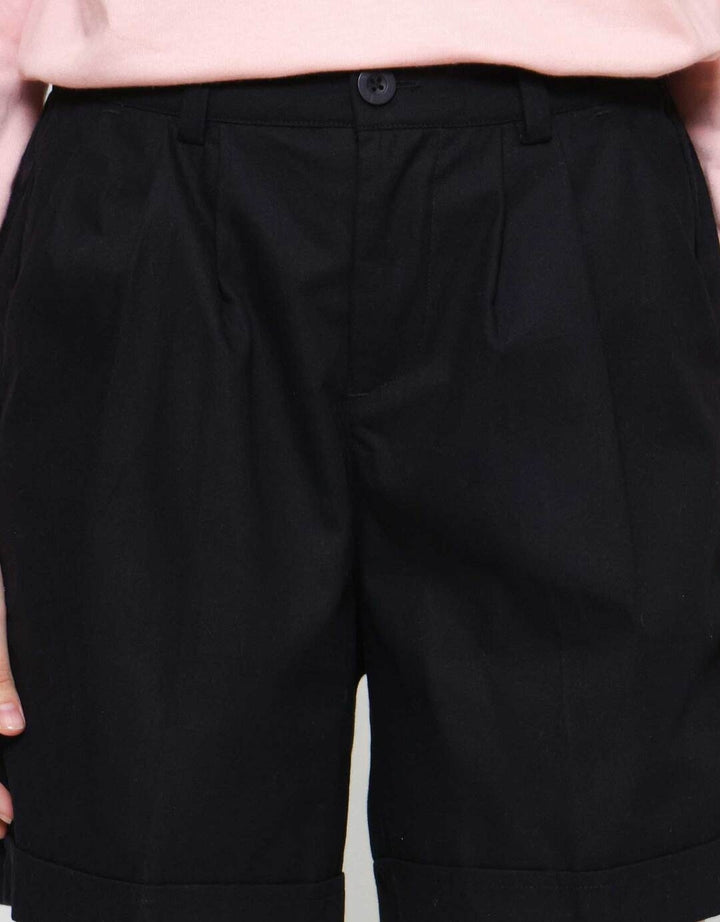 Nevada Woven Basic Pleats Celana Pendek Wanita