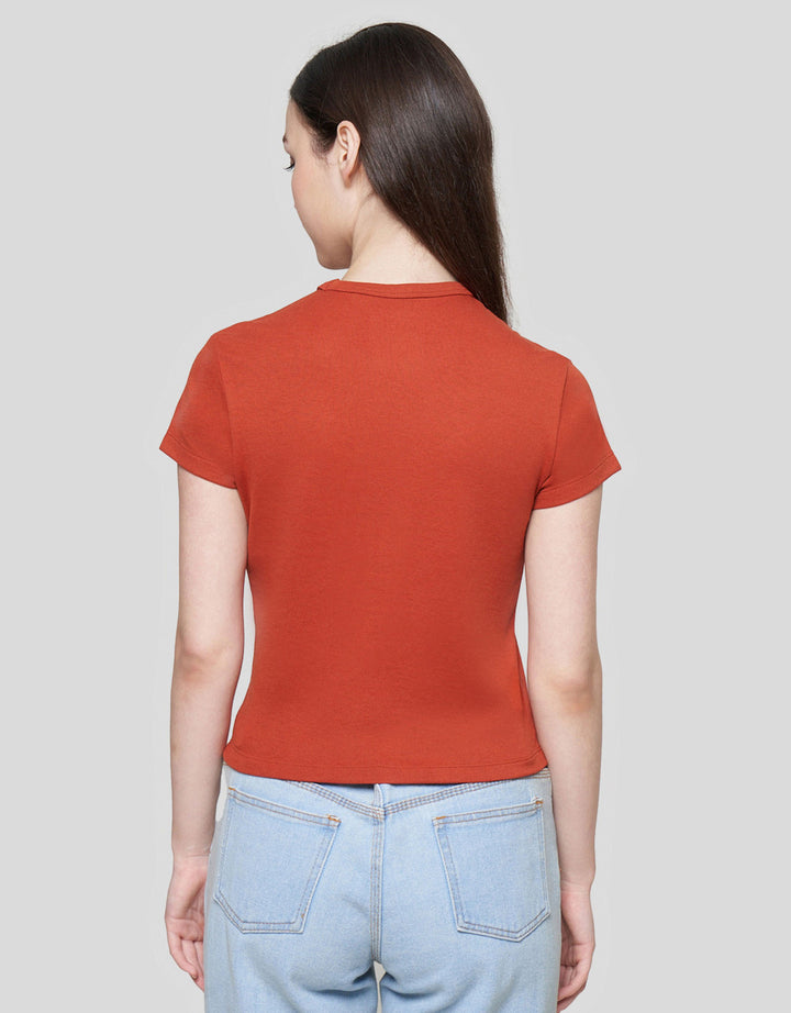 Suko Crop Graphic Kaos Wanita