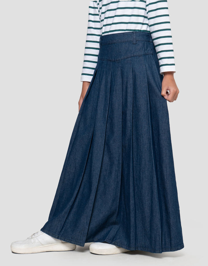 Exit Girls Melva Rok Anak Perempuan