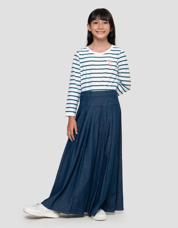 Exit Girls Melva Rok Anak Perempuan