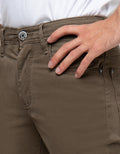Cardinal Casual Celana Chinos Pria