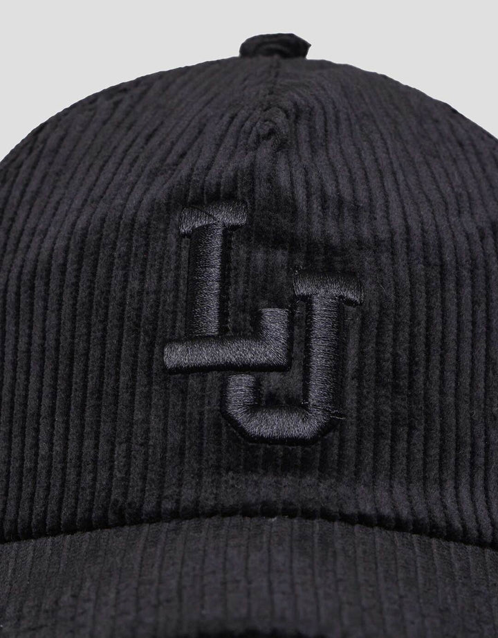 Lois Bordir Alphabet Topi Pria