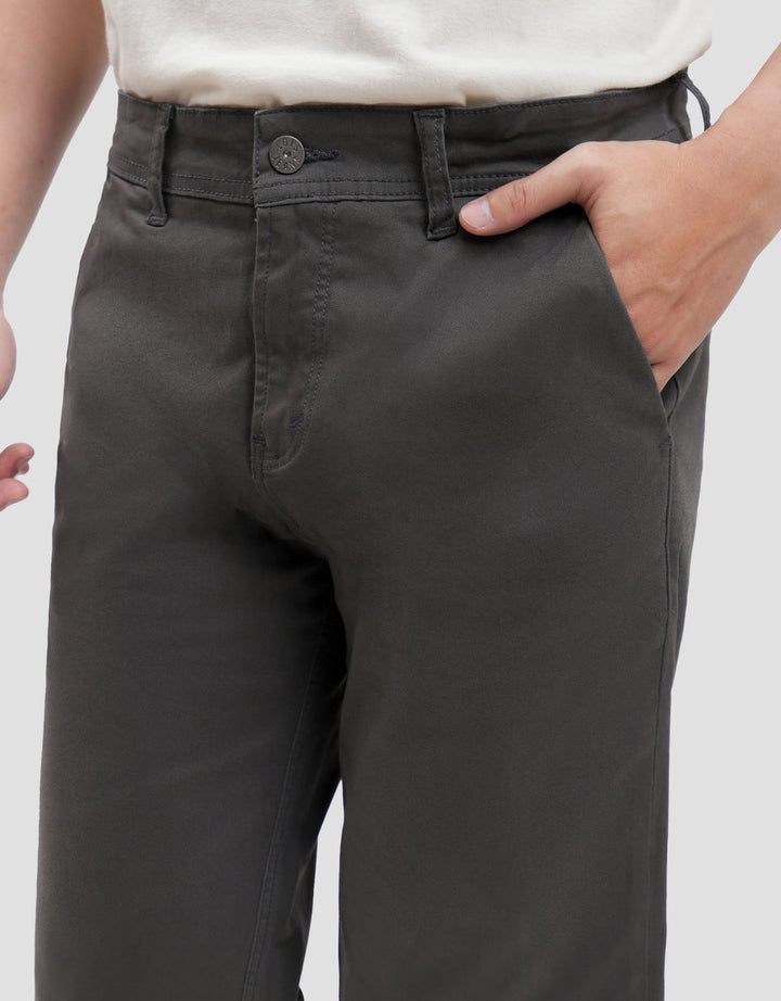 Lois Celana Chinos Pria