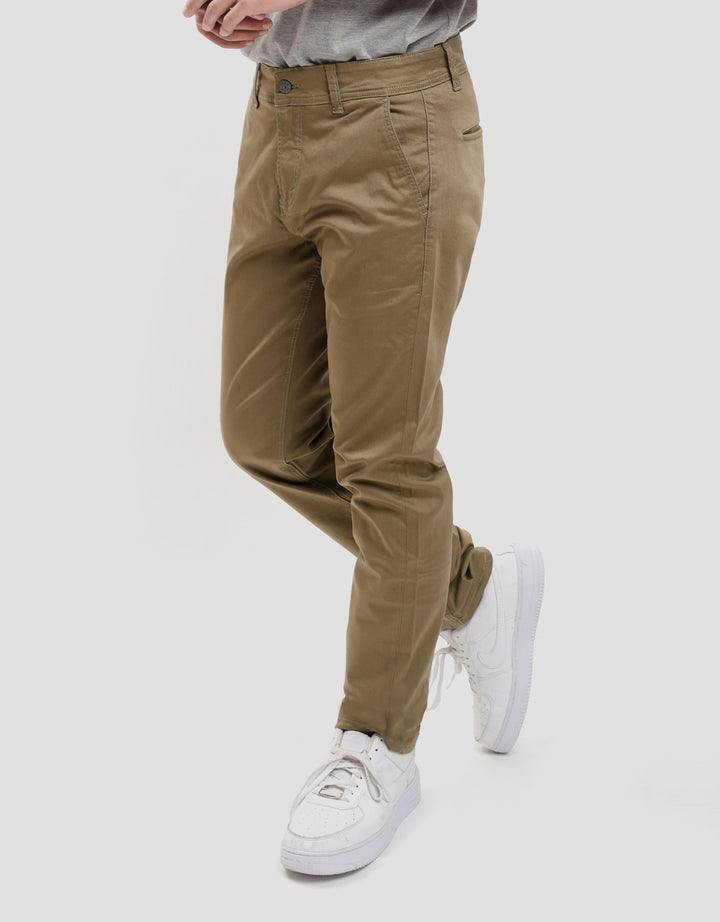 Lois Slim Stretch Fit Celana Chino Pria