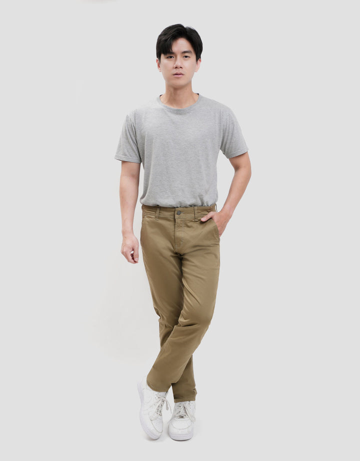 Lois Slim Stretch Fit Celana Chino Pria
