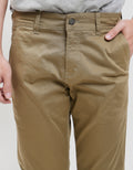Lois Slim Stretch Fit Celana Chino Pria