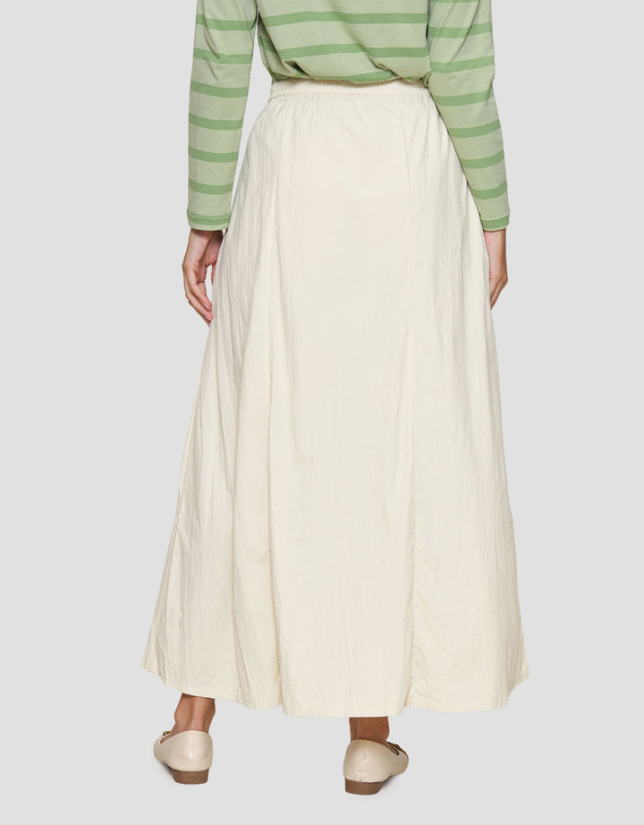 Exit Vellare Rok Wanita