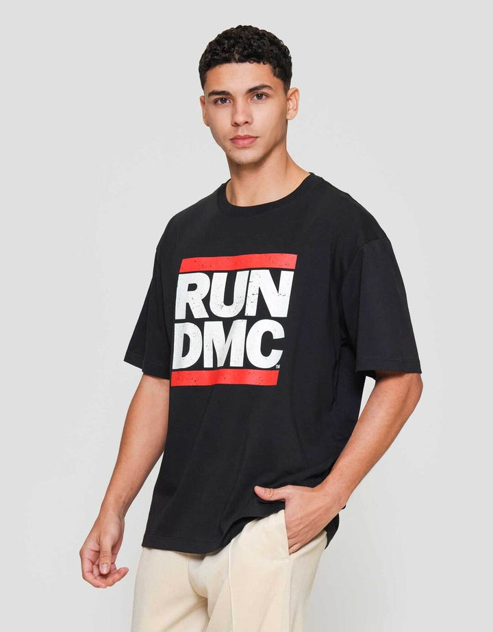 Aos Universal Music Theme Rockstar Run DMC Kaos Pria