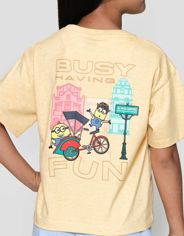 Character Print Minion Becak Kaos Anak Perempuan