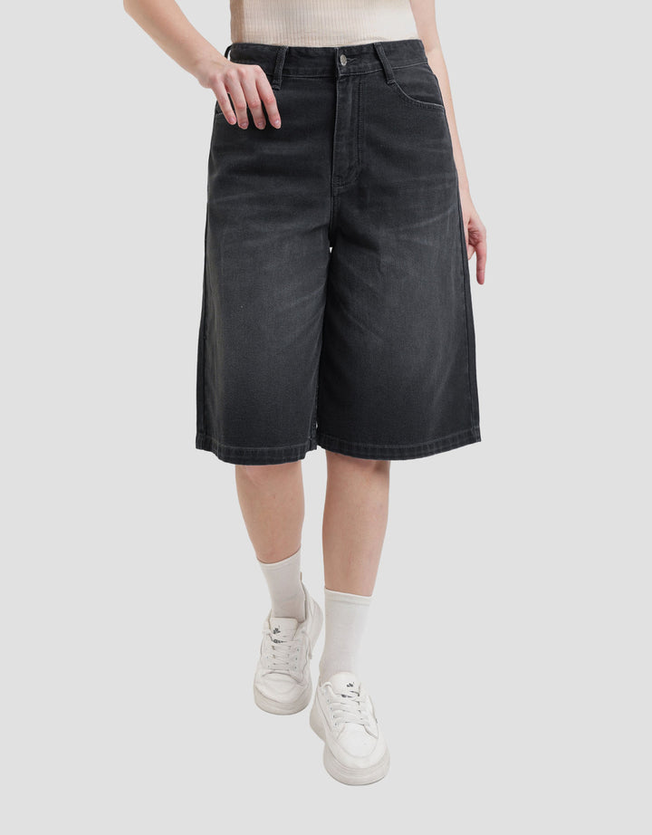 Nevada Baggy Fit Jorts Celana Denim Wanita
