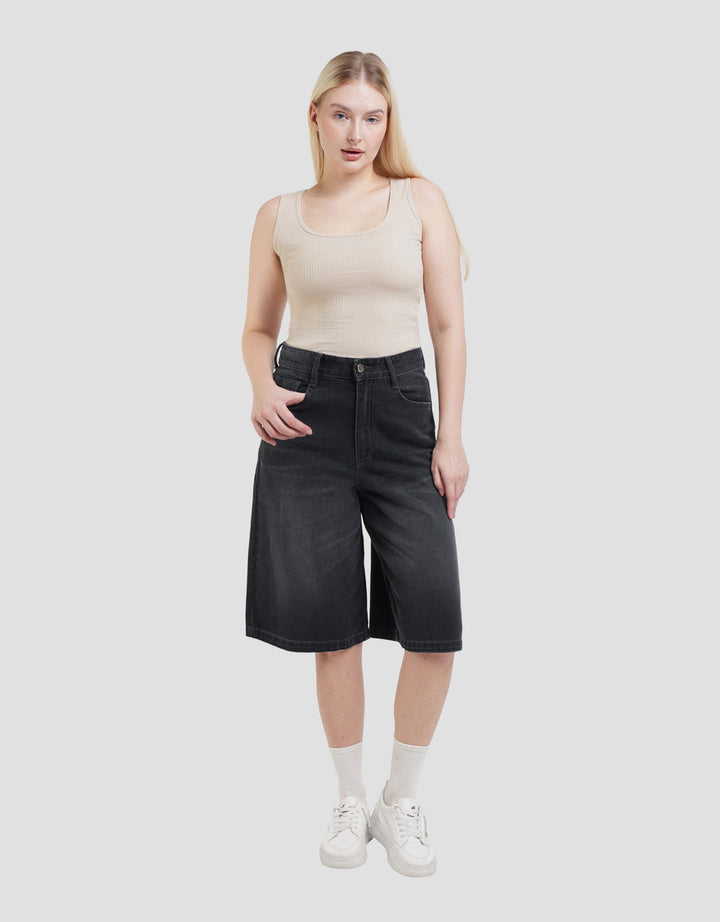 Nevada Baggy Fit Jorts Celana Denim Wanita