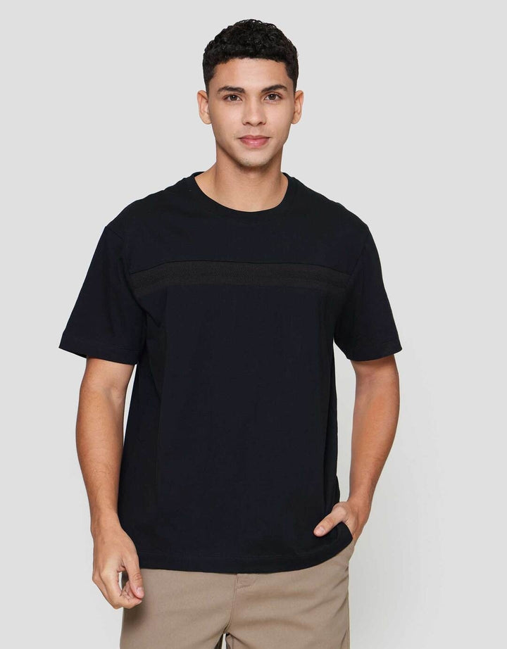 Cole Cut &Sewn Manset Jacquard Kaos Pria