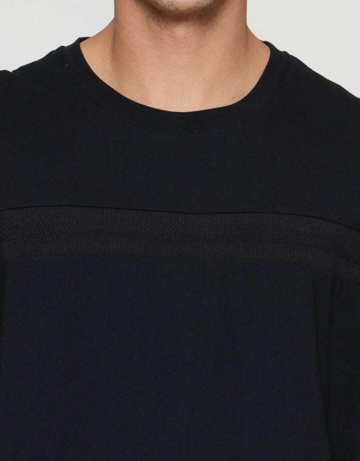 Cole Cut &Sewn Manset Jacquard Kaos Pria