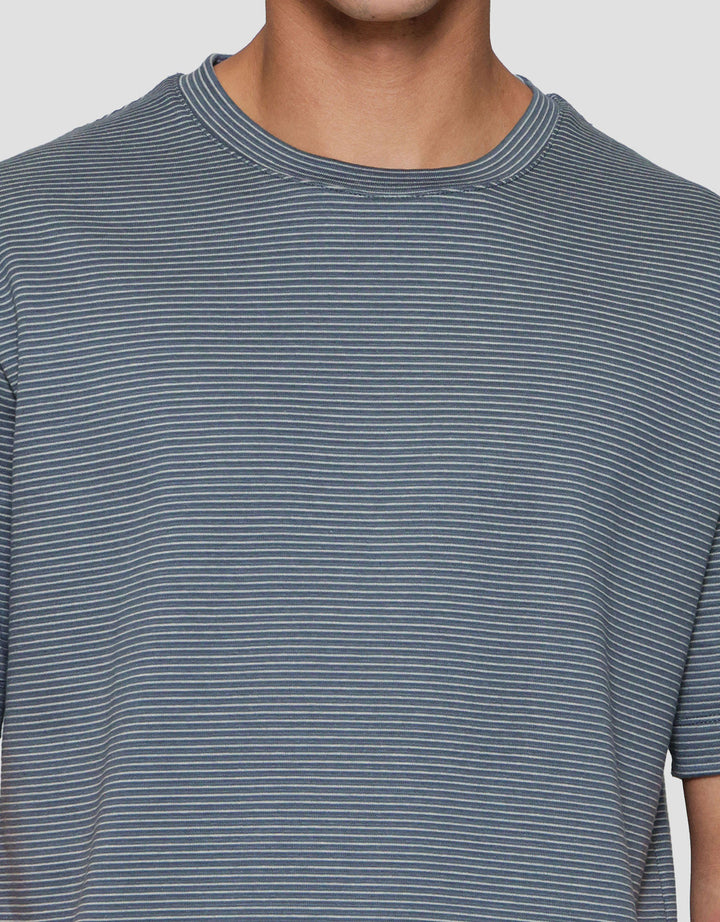 Cole Pin Stripes Kaos Pria