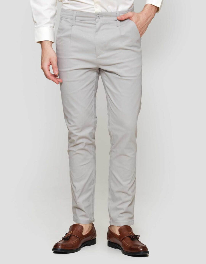 Cole Woven Slim Pleated Twill Celana Panjang Pria