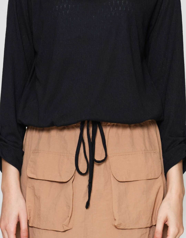 Connexion Cot Poly Tekstur Drastring Kaos Wanita