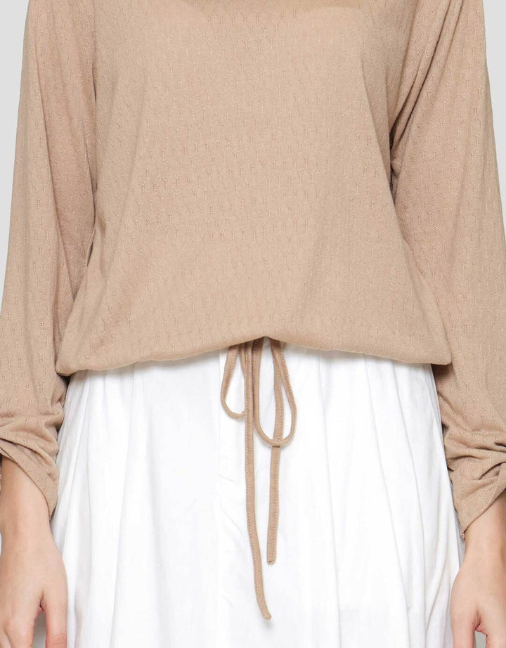 Connexion Cot Poly Tekstur Drastring Kaos Wanita