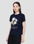 Connexion Print Lily Flowers Kaos Lengan Pendek Wanita