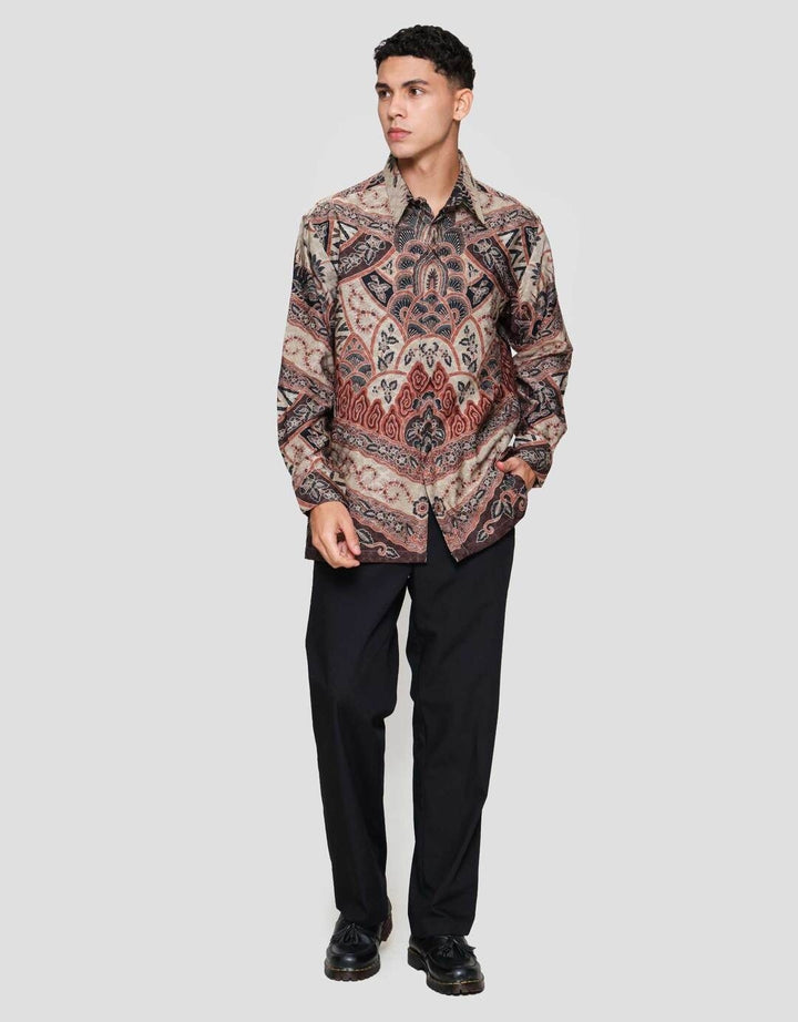 Arjuna Weda Regular Fit Mega Mendung Kemeja Batik Pria