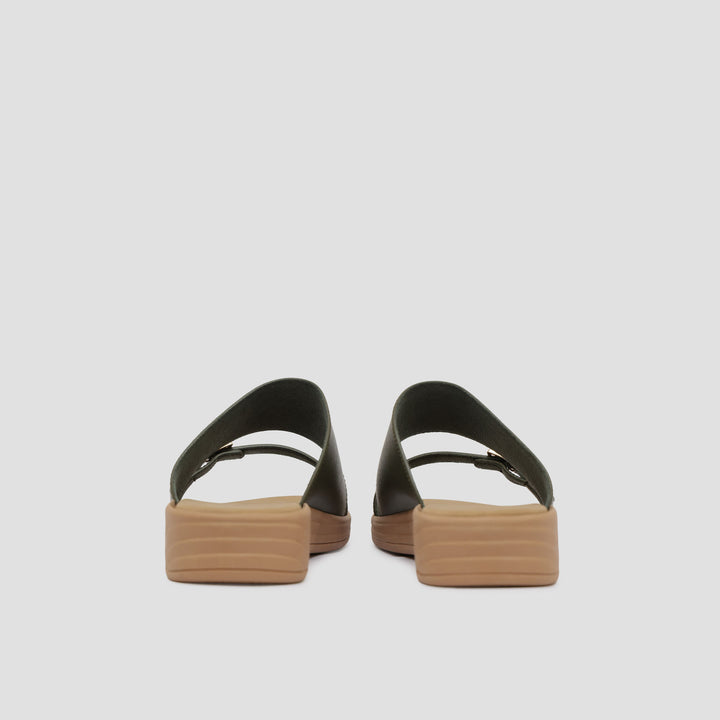 St. Yves One Buckle Sandal Slipper Wanita
