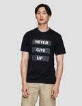 MxM Nevada Print Never Give Up Kaos Lengan Pendek Pria