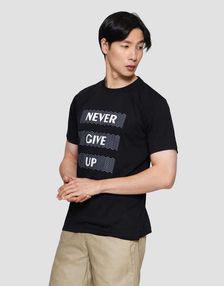 MxM Nevada Print Never Give Up Kaos Lengan Pendek Pria