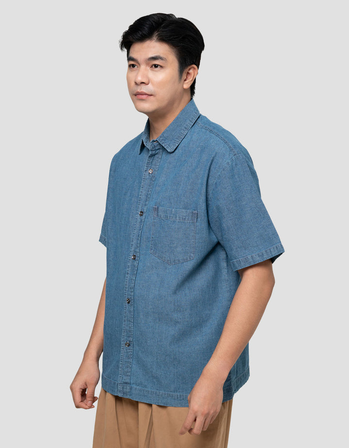 Nevada Plain Regular With Pocket Kemeja Denim Pria