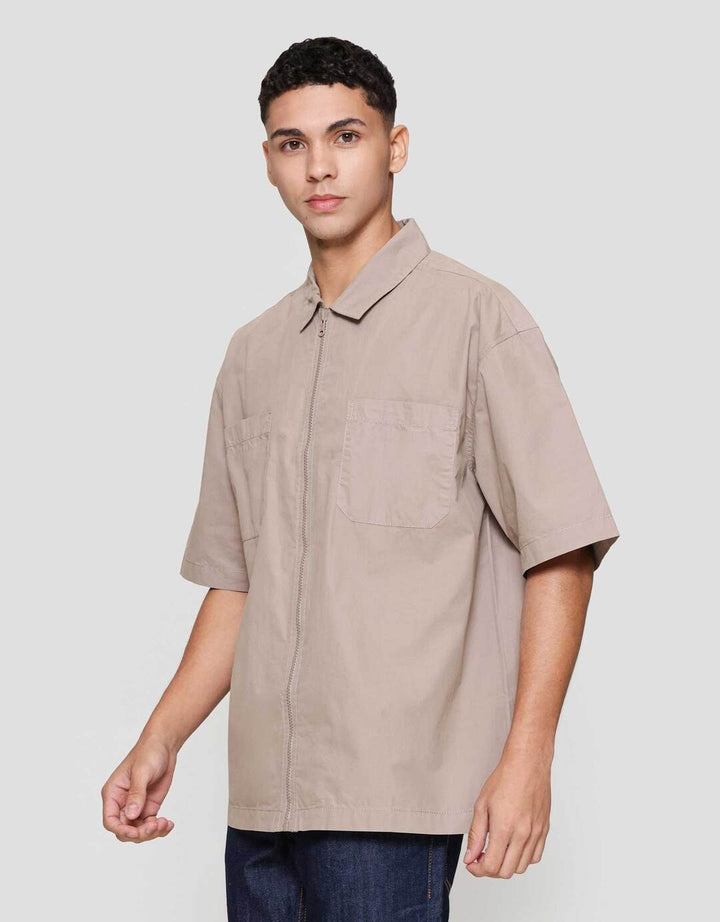 Nevada Paper Touch Full Zipper With Pocket Reg Collar Kemeja Pria