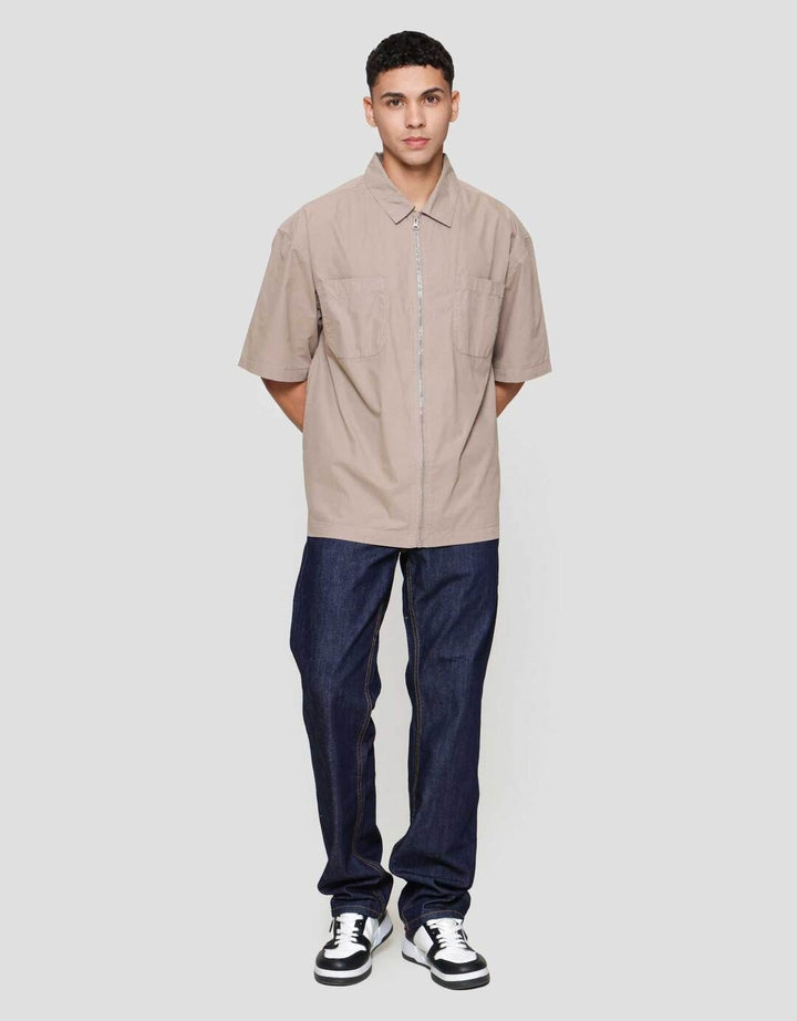 Nevada Paper Touch Full Zipper With Pocket Reg Collar Kemeja Pria