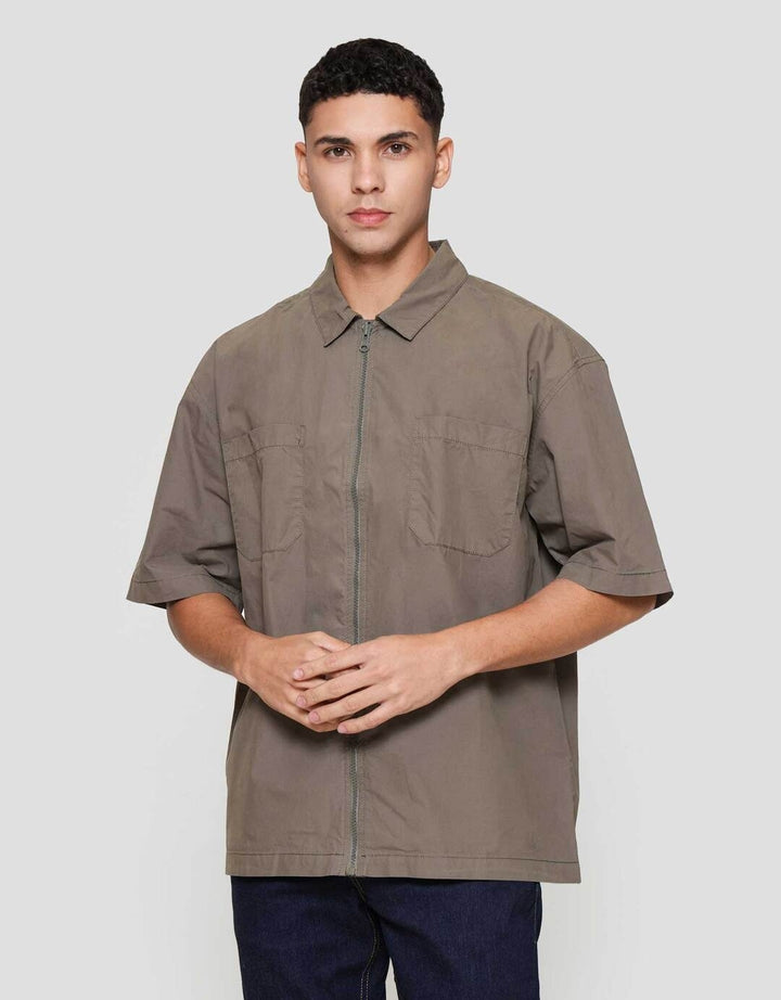 Nevada Paper Touch Full Zipper With Pocket Reg Collar Kemeja Pria