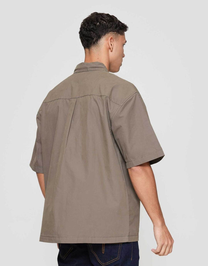 Nevada Paper Touch Full Zipper With Pocket Reg Collar Kemeja Pria