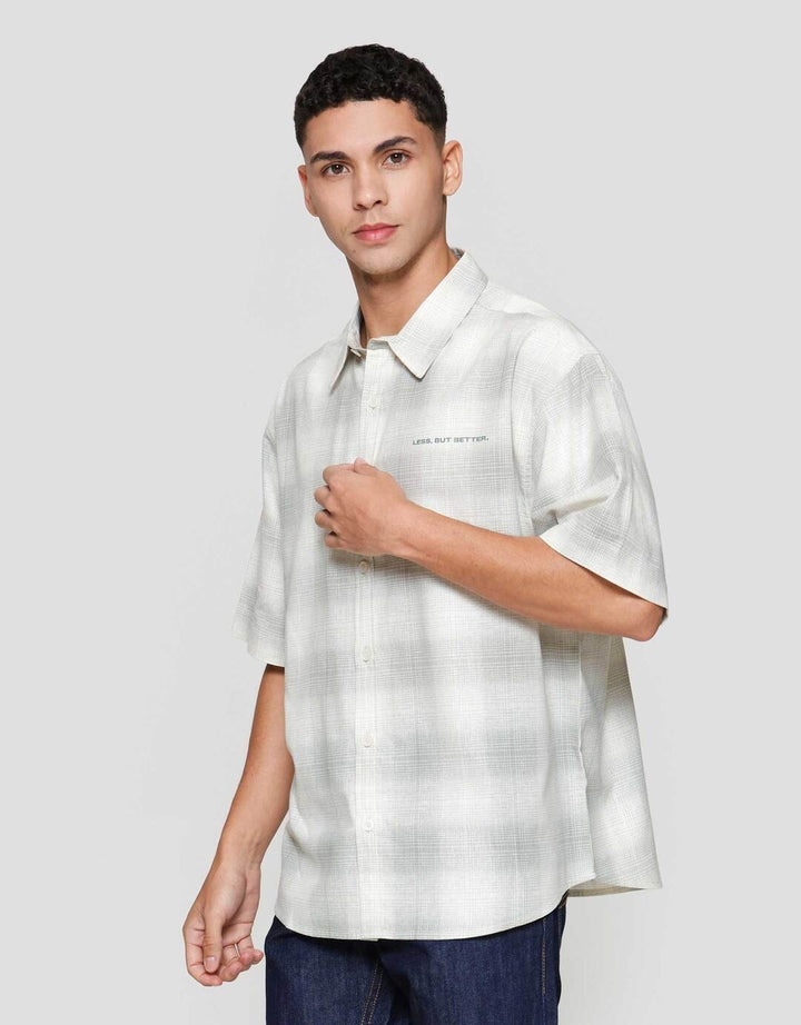 Nevada Checked With Small Print Reg Collar Kemeja Oversize Pria