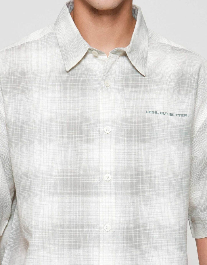 Nevada Checked With Small Print Reg Collar Kemeja Oversize Pria