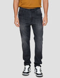 Nevada Spray Washed Tapered Fit Celana Denim pria