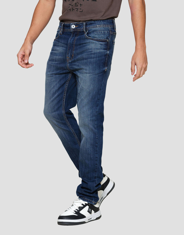 Nevada Spray Washed Tapered Fit Celana Denim pria