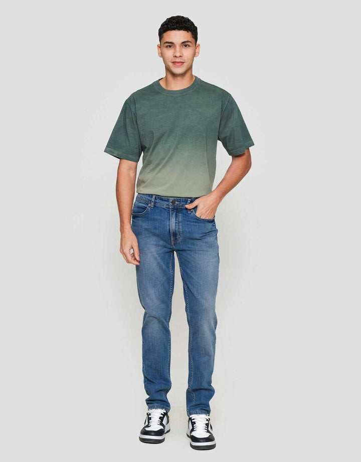Nevada Spray Washed Tapered Fit Celana Denim pria