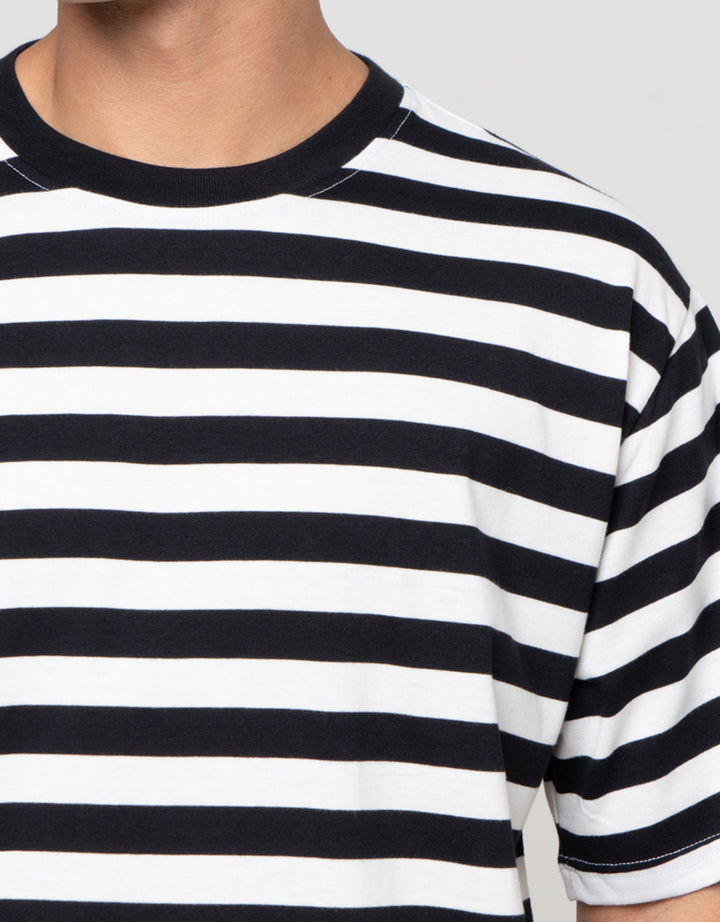 Nevada Stripe Small Stripe Kaos Pria