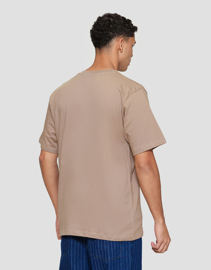 Nevada Print Hd - Speed Thrills Kaos Pria