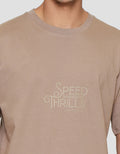 Nevada Print Hd - Speed Thrills Kaos Pria