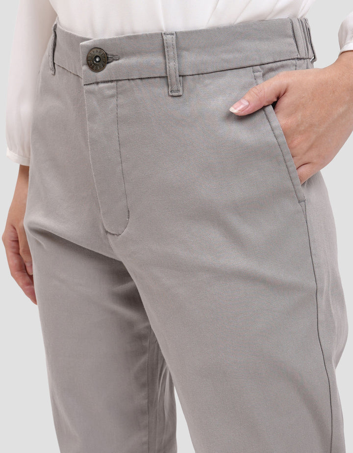 Expand Lavina Celana Formal Wanita