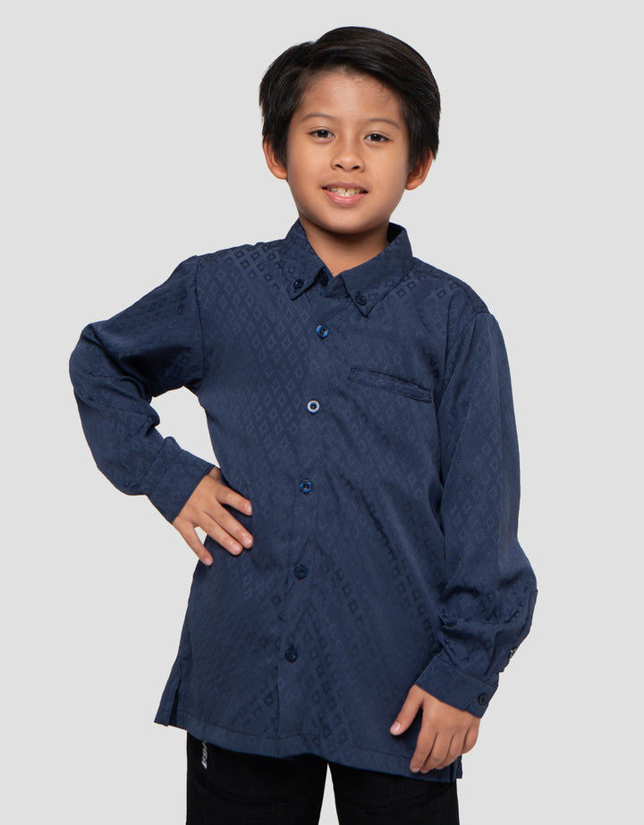 Exit Kids Sarimbit Rengkuh Koko Anak Laki-laki
