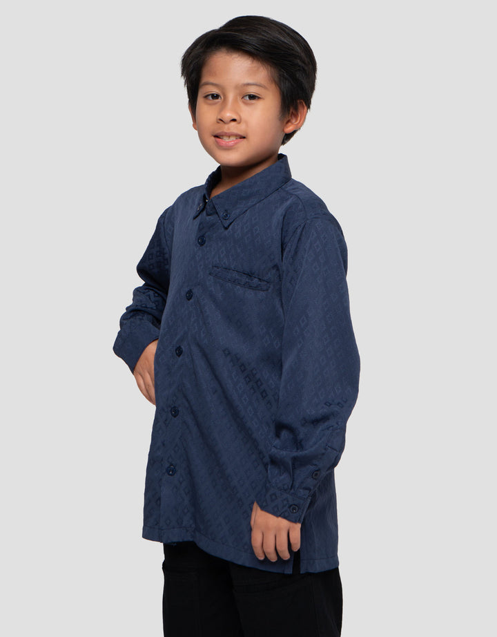 Exit Kids Sarimbit Rengkuh Koko Anak Laki-laki